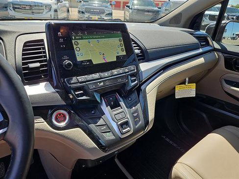 Used 2024 Honda Odyssey Touring image 18