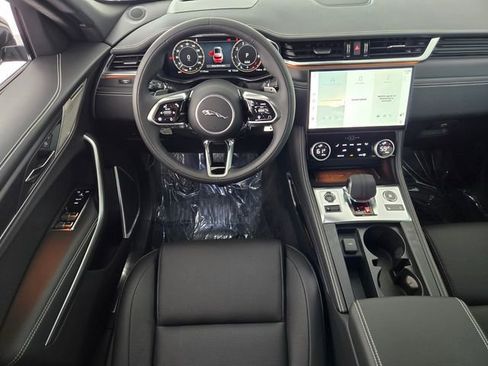 New 2026 Jaguar F-PACE R-Dynamic S image 4