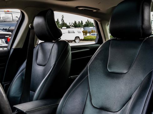 Used 2018 Ford Fusion Energi Titanium image 23