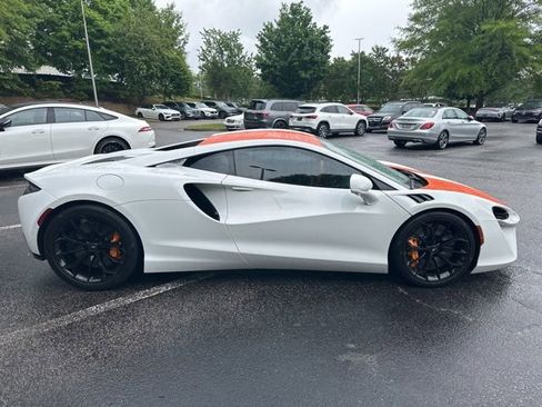 Used 2023 McLaren Artura RWD image 4
