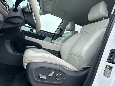 Used 2025 Hyundai Santa Fe SEL AWD/4WD image 10