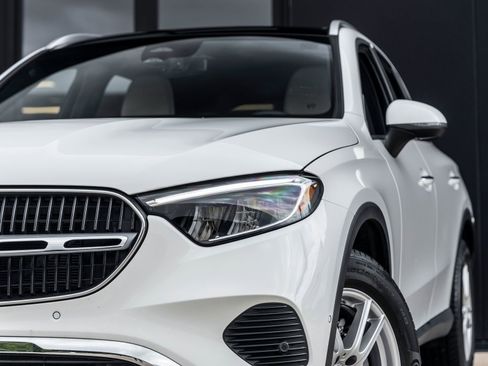 Used 2025 Mercedes-Benz GLC 300 image 13