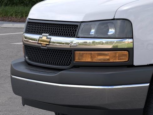 New 2026 Chevrolet Express 4500 w/ Power Convenience Package RWD image 23