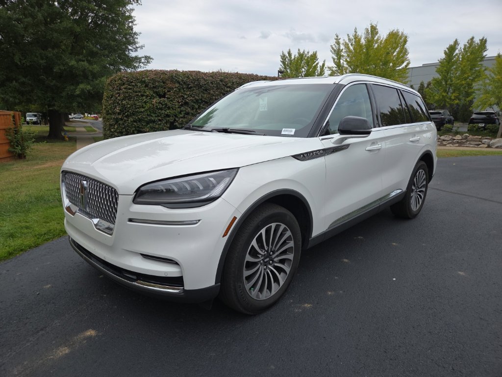 Used 2024 Lincoln Aviator AWD w/ Premium Package image 1