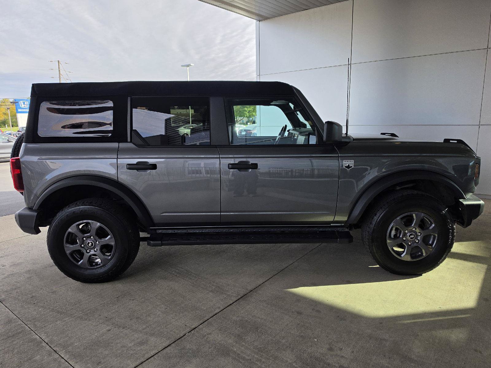 Used 2024 Ford Bronco Big Bend AWD/4WD image 4