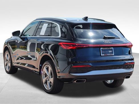 Certified 2025 Audi Q5 Premium Plus w/ Premium Plus AWD/4WD image 5