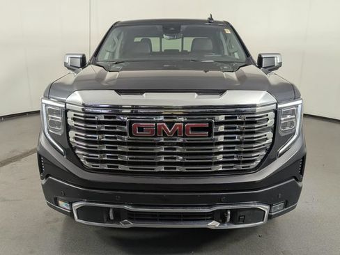 Used 2024 GMC Sierra 1500 Denali w/ Technology Package AWD/4WD image 3