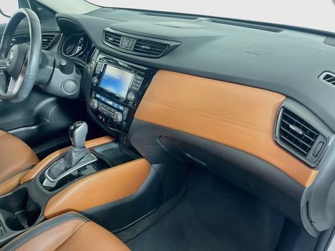 Used 2017 Nissan Rogue SL w/ SL Premium Package FWD image 32