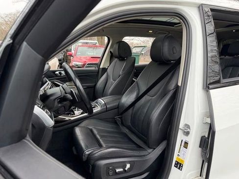 Used 2020 BMW X7 xDrive40i w/ Parking Assistance Package image 23
