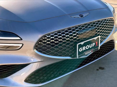 Used 2025 Genesis G70 2.5T image 29