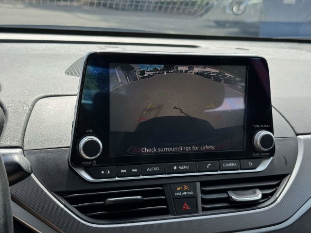 Used 2024 Nissan Altima 2.5 SR FWD image 2