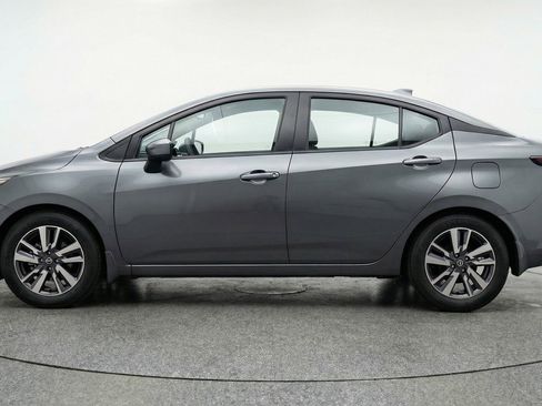 Used 2025 Nissan Versa SV FWD image 5