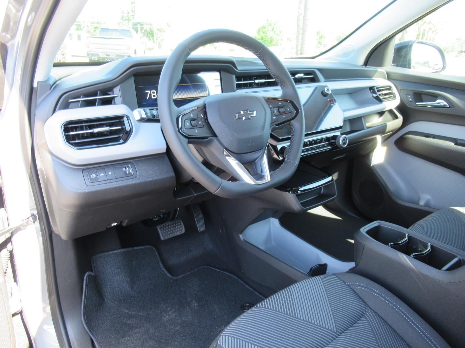 New 2027 Chevrolet Bolt LT w/ Comfort Package FWD image 16