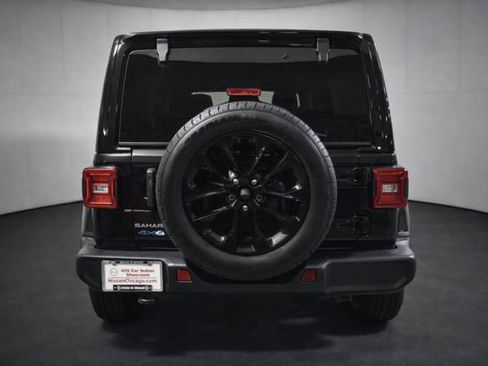 Used 2025 Jeep Wrangler Unlimited Sahara AWD/4WD image 5