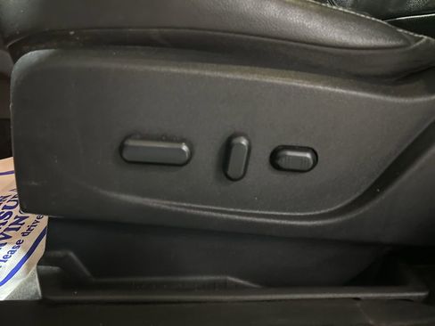 Used 2014 Ford Escape SE w/ Leather Comfort Package FWD image 17