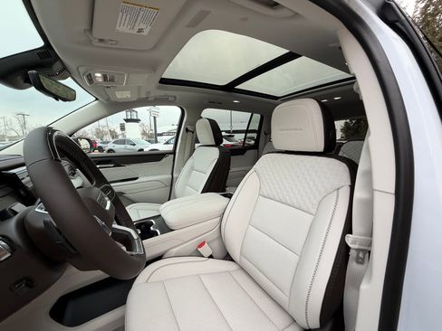 New 2026 GMC Acadia Denali w/ Super Cruise Package AWD/4WD image 10