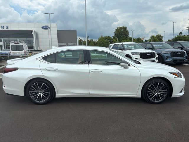 Used 2024 Lexus ES 350 w/ Premium Package FWD image 10
