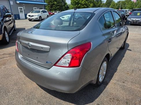 Used 2012 Nissan Versa S FWD image 5