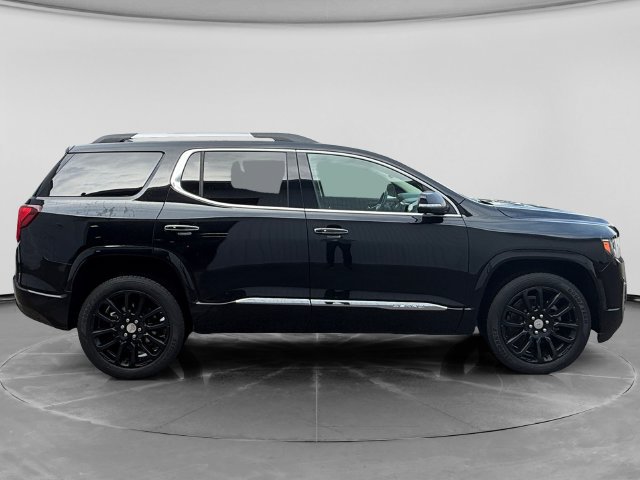 Used 2020 GMC Acadia Denali w/ Technology Package AWD/4WD image 2