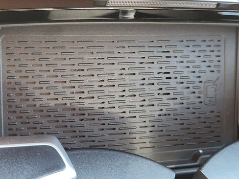 Used 2025 Mercedes-Benz GLS 450 4MATIC image 28