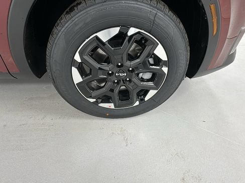 New 2025 Kia Sorento S image 9