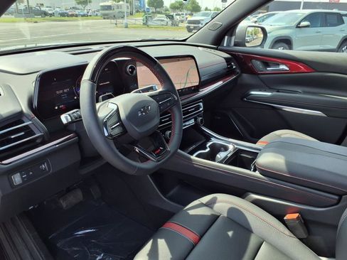 New 2025 Chevrolet Traverse RS w/ LPO, Floor Liner Package image 10