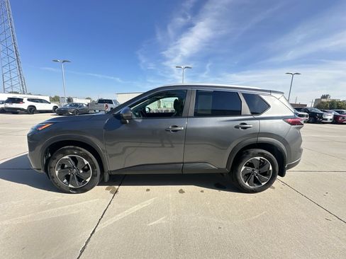 Used 2025 Nissan Rogue SV w/ SV Premium Package AWD/4WD image 10