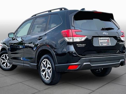 Used 2023 Subaru Forester Premium AWD/4WD image 12