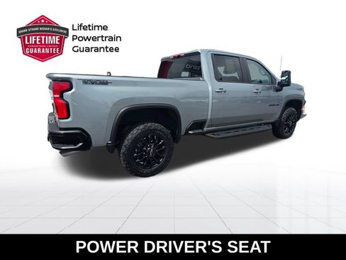 Used 2025 Chevrolet Silverado 2500 LT w/ Trail Boss Package AWD/4WD image 9