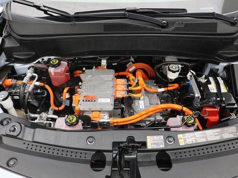 Used 2023 Chevrolet Bolt EUV LT w/ Convenience Package image 28