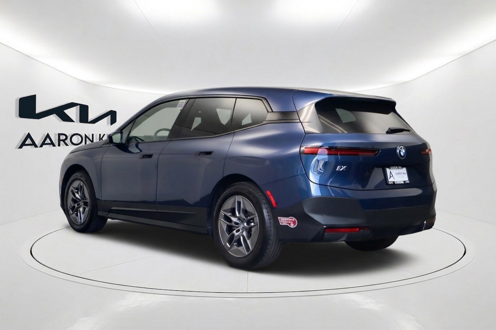 Used 2023 BMW iX xDrive50 AWD/4WD image 8
