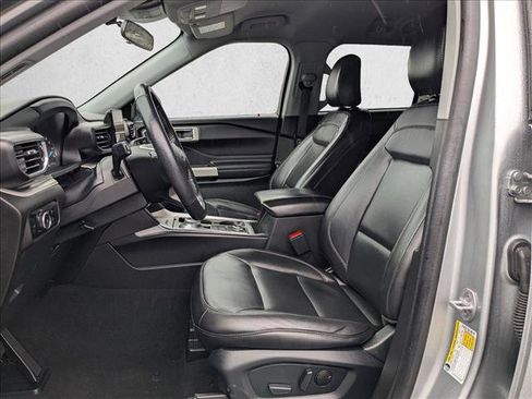 Used 2023 Ford Explorer XLT w/ Equipment Group 202A image 16