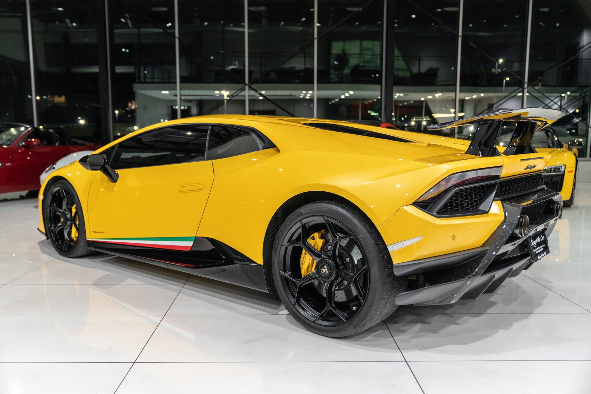Used 2018 Lamborghini Huracan Performante AWD/4WD image 2