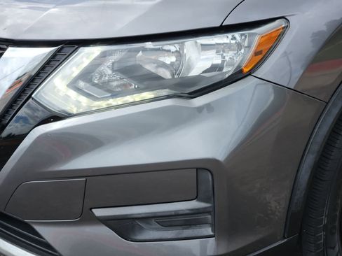 Used 2017 Nissan Rogue SV w/ Midnight Edition FWD image 7