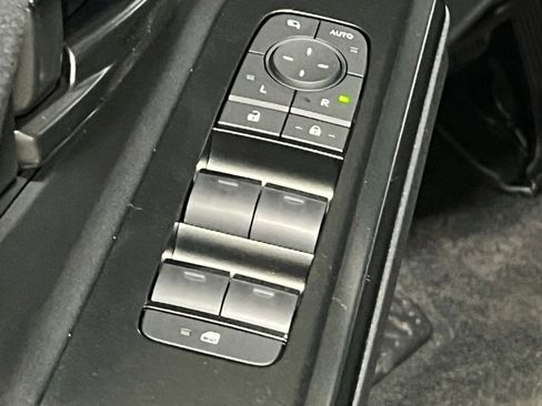 New 2026 Toyota C-HR AWD/4WD image 33