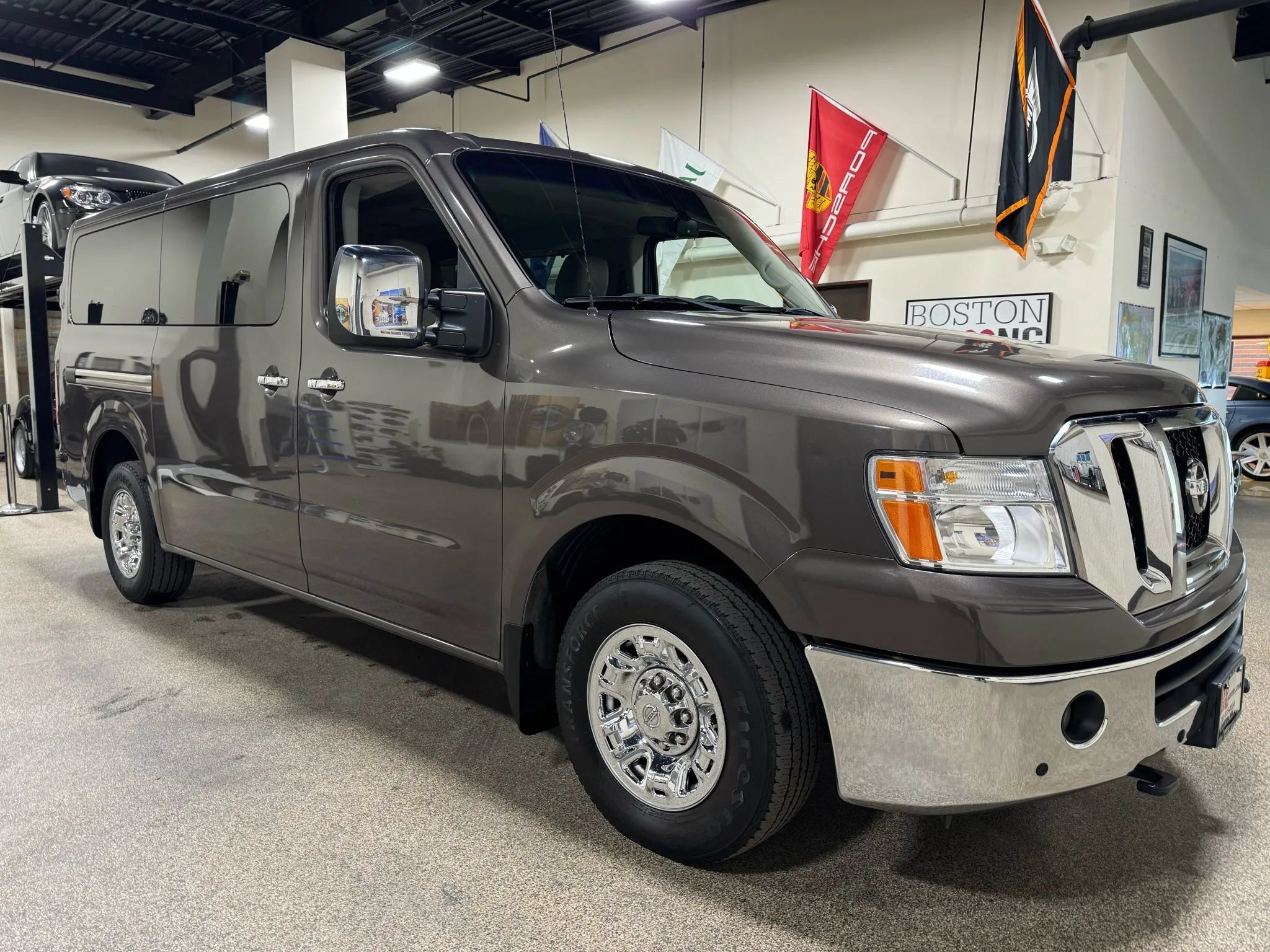 Used 2018 Nissan NV 3500 SL RWD image 12