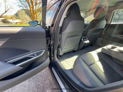 Used 2025 Lucid Air Grand Touring image 29