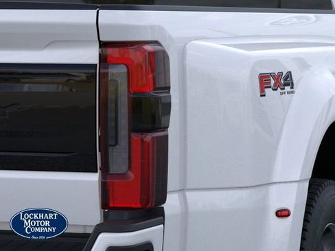 New 2026 Ford F450 Platinum w/ FX4 Off-Road Package AWD/4WD image 21