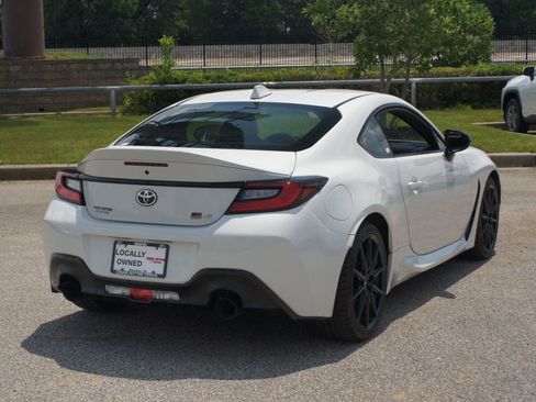 Used 2023 Toyota GR86 Premium w/ ALL Weather Mat Package (TMS) RWD image 17