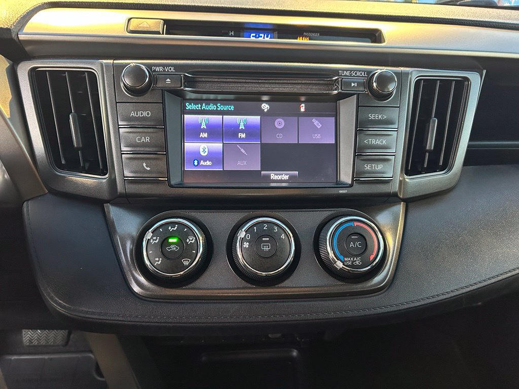 Used 2015 Toyota RAV4 LE AWD/4WD image 17