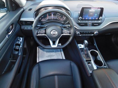 Used 2025 Nissan Altima 2.5 SR image 12