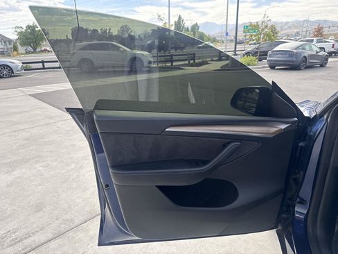 Used 2023 Tesla Model Y Performance AWD/4WD image 11