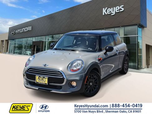 Used 2017 MINI Cooper 2-Door Hardtop FWD image 1