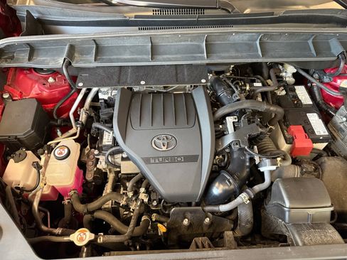 Used 2023 Toyota Highlander XLE AWD/4WD image 24