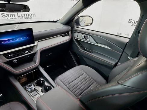 Used 2025 Ford Explorer ST-Line image 24