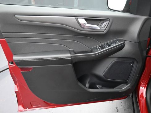 New 2025 Ford Escape SE image 15