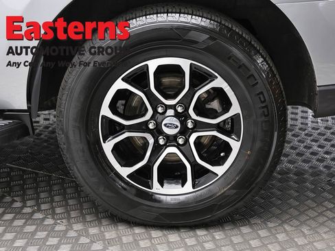 Used 2024 Ford Expedition XLT image 8