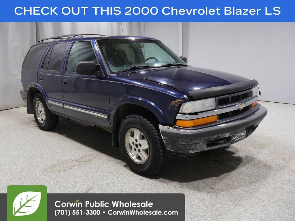 Used 2000 Chevrolet Blazer LS w/ LS Preferred Equipment Group AWD/4WD image 1