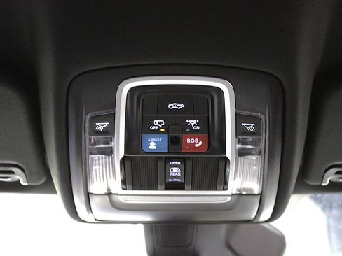 New 2026 RAM 1500 4x4 Crew Cab image 25