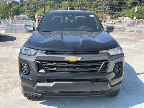 Used 2025 Chevrolet Colorado LT w/ Advanced Trailering Package AWD/4WD image 6